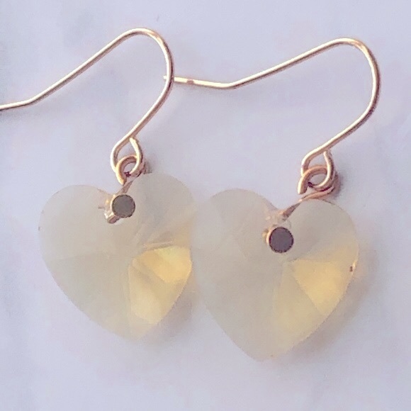 New Sparkling Glass Crystal Dangling Heart Handmade Earrings Pale Lemon Yellow - Picture 5 of 7